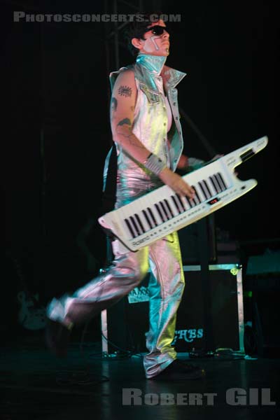PEACHES - 2006-10-05 - PARIS - Elysee Montmartre - 